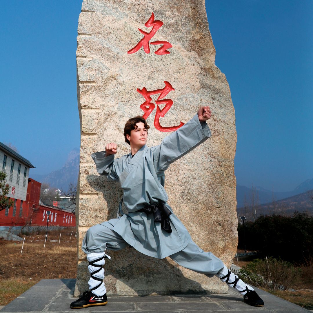 EXCLUSIVA. El príncipe Simeón de Bulgaria consigue el primer título de Shaolin Kung Fu y recibe su nombre chino: primeras fotos como alumno de la legendaria escuela