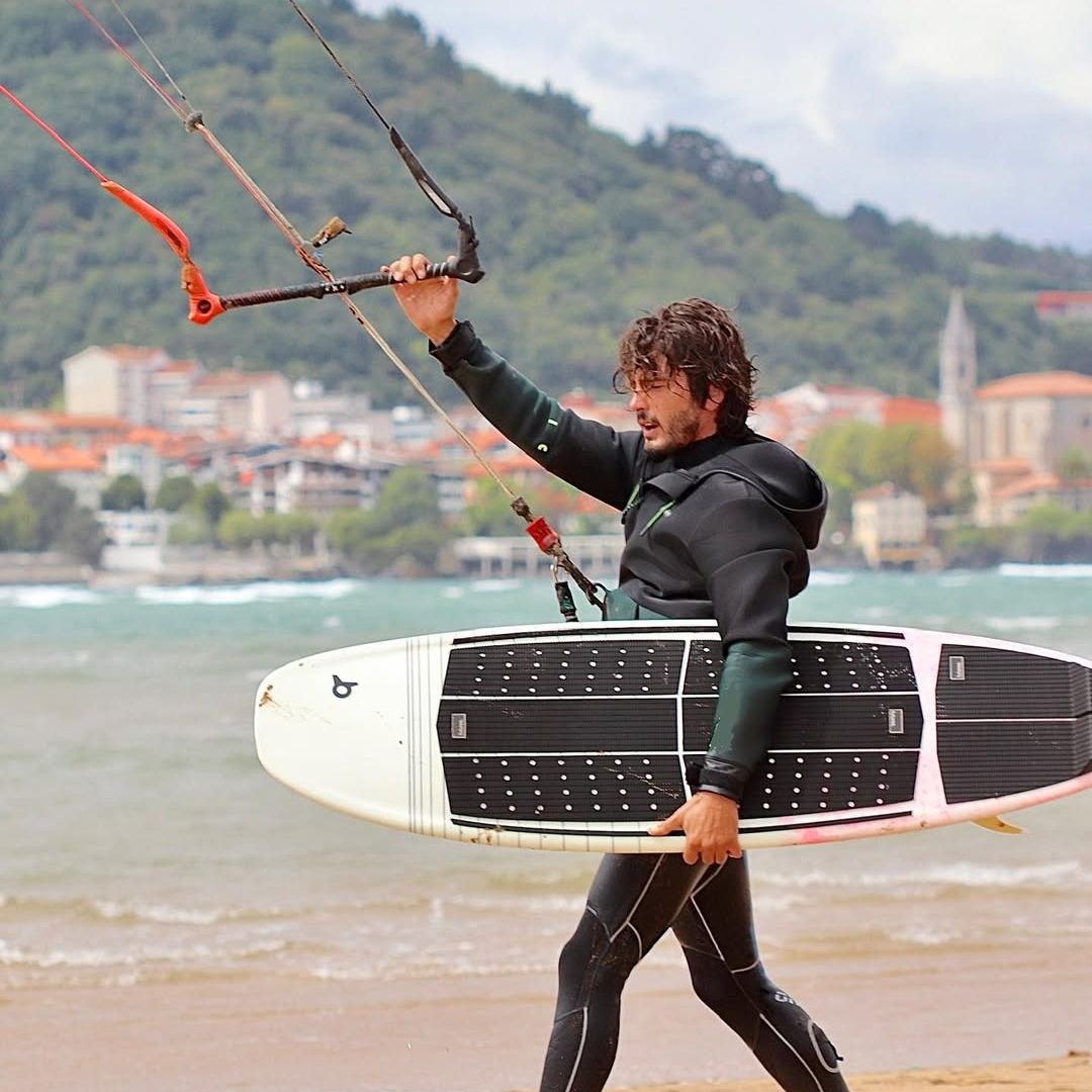 Yon González en Mundaka, Guipúzcoa