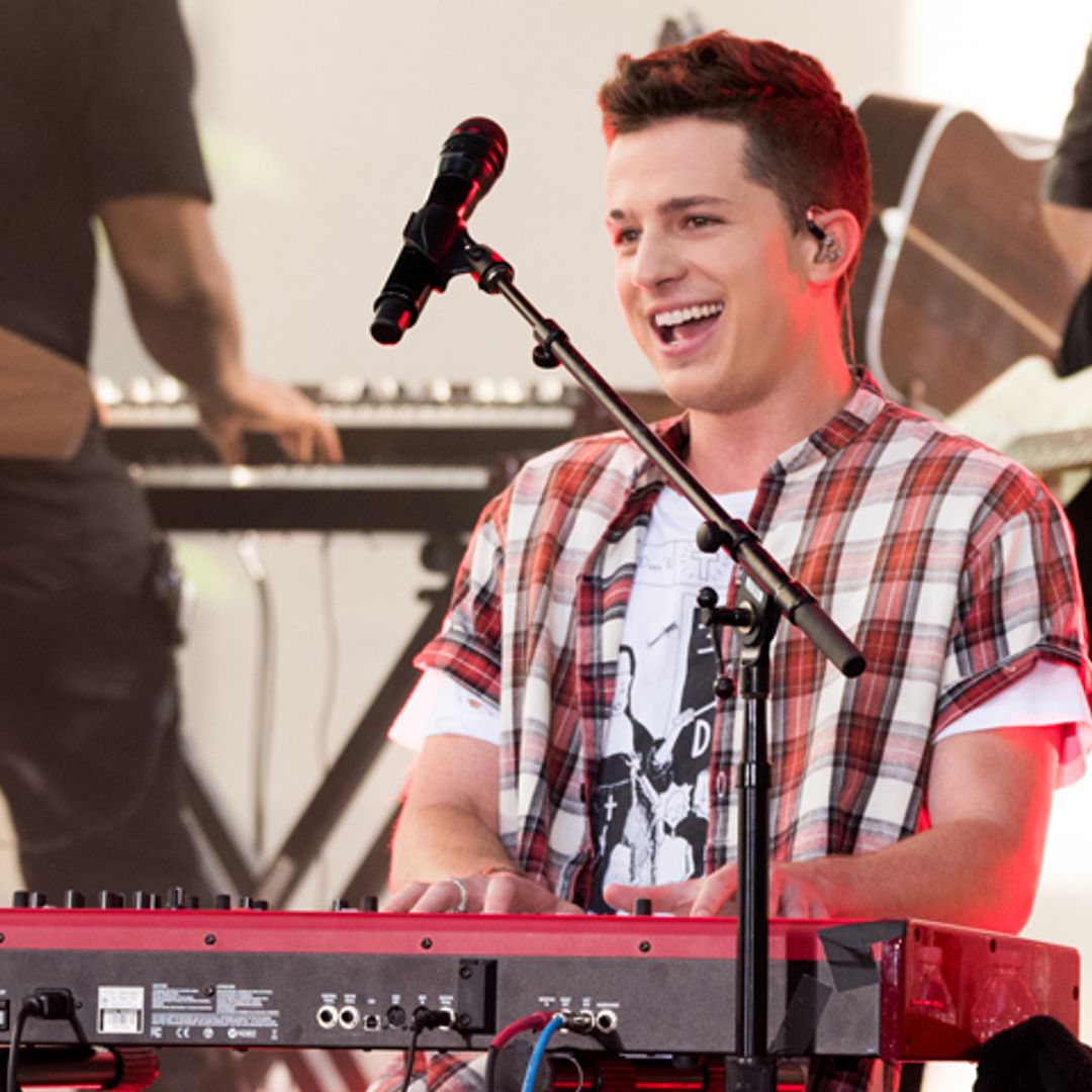 Charlie Puth y el estilo de los artistas masculinos menores de 30 años más influyentes