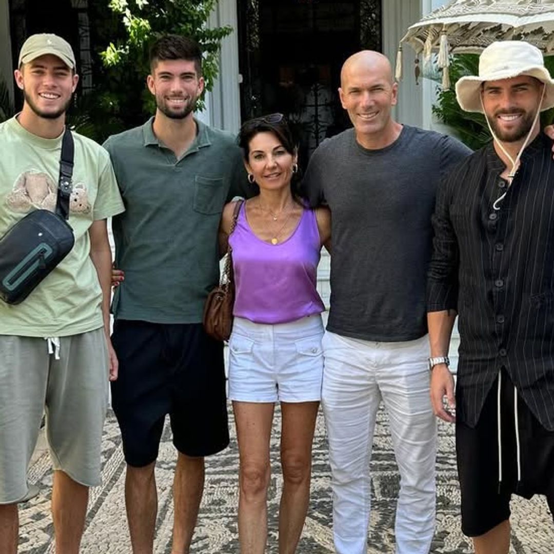 Zinedine Zidane cumple 54 años con el corazón dividido por el Mundial: apoya a Francia y a su hijo con Argelia mientras disfruta de sus nietos