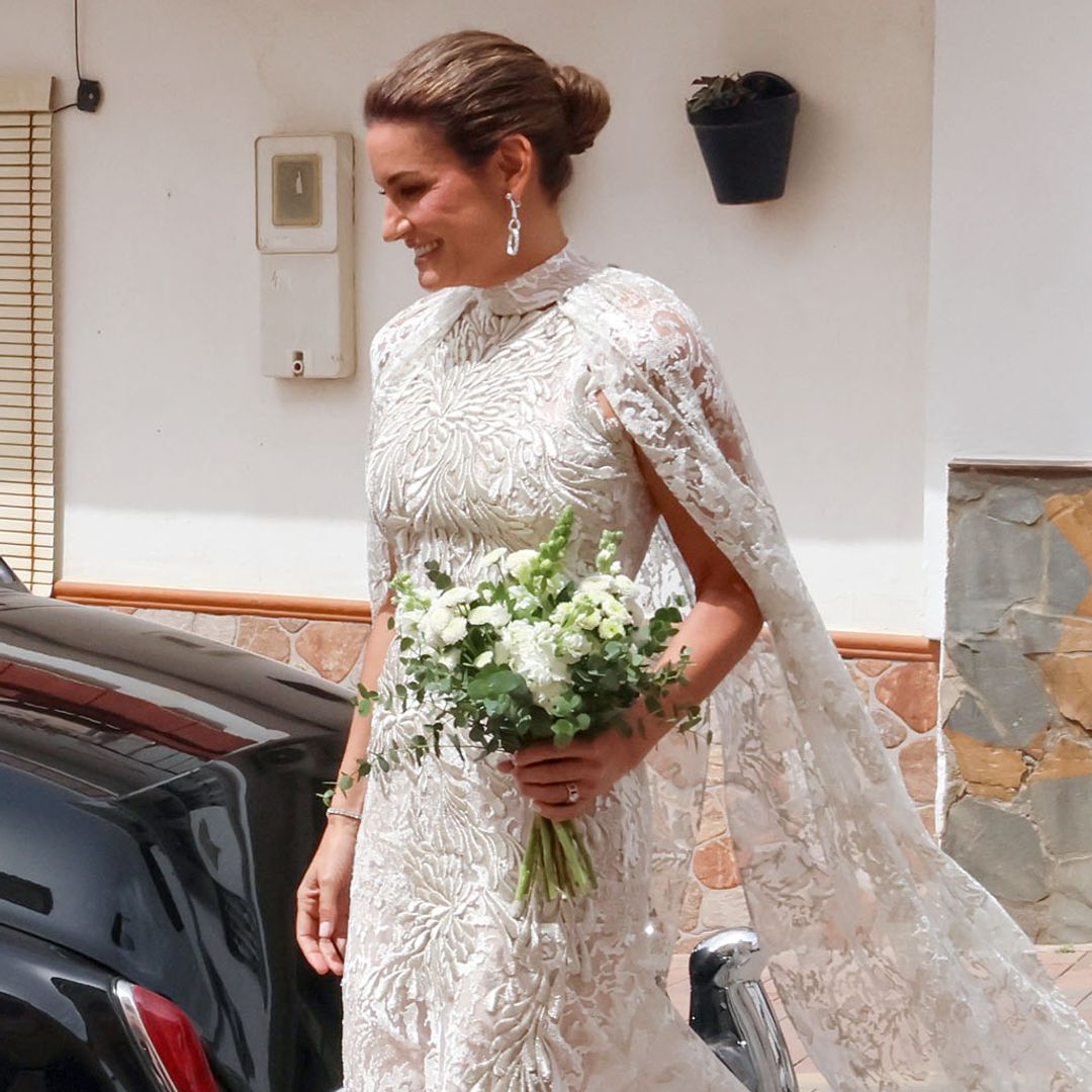 IMÁGENES EXCLUSIVAS. Los detalles del vestido de novia de Conchita Calderón: diseño colombiano, encaje italiano y pendientes esculturales