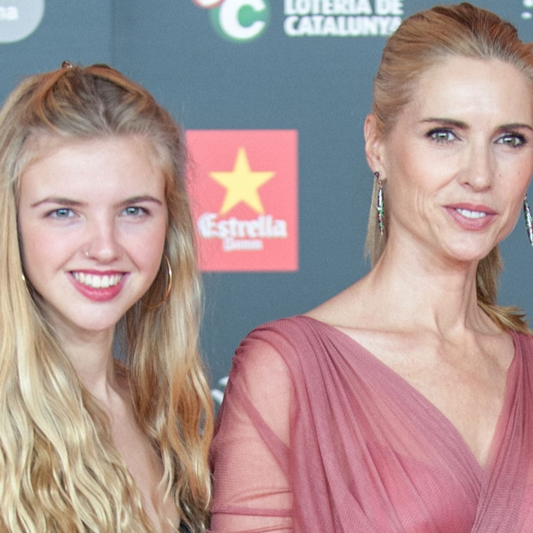Judit Mascó y su hija, María Vicente, asisten emocionadas a la gran fiesta privada de Rosalía en Barcelona
