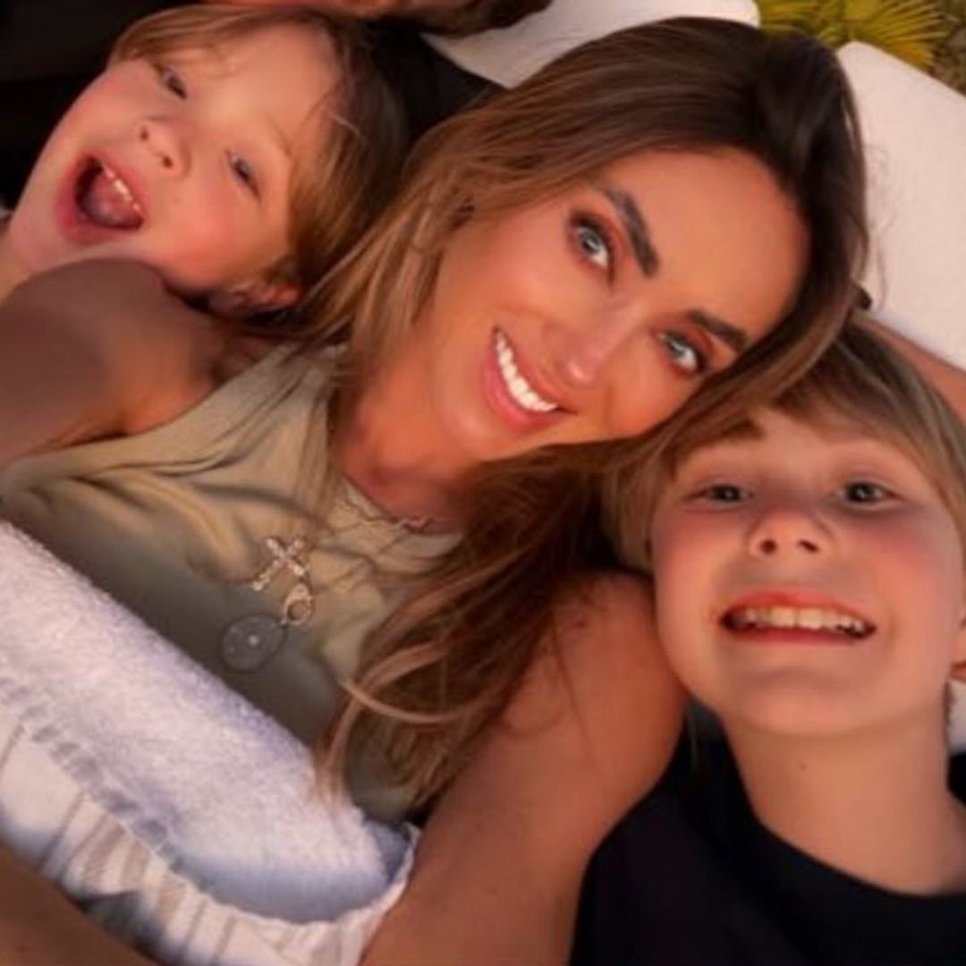 Anahí presume el talento de sus hijos bailando al ritmo de Michael Jackson
