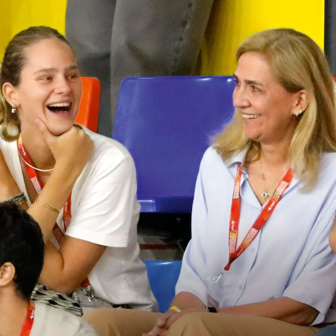 La infanta y su hija, que ahora comienza un nuevo curso en Reino Unido, compartieron numerosos gestos de cariño 