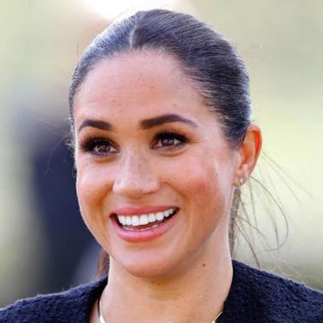 Tú, en Londres, y yo, en California: el plan de Meghan mientras se coronaba Carlos III