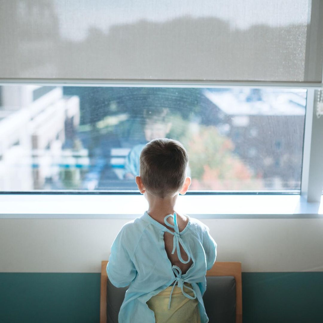 ¿Niños sin familia en España? Sí, cientos de ellos están hospitalizados y necesitan un hogar