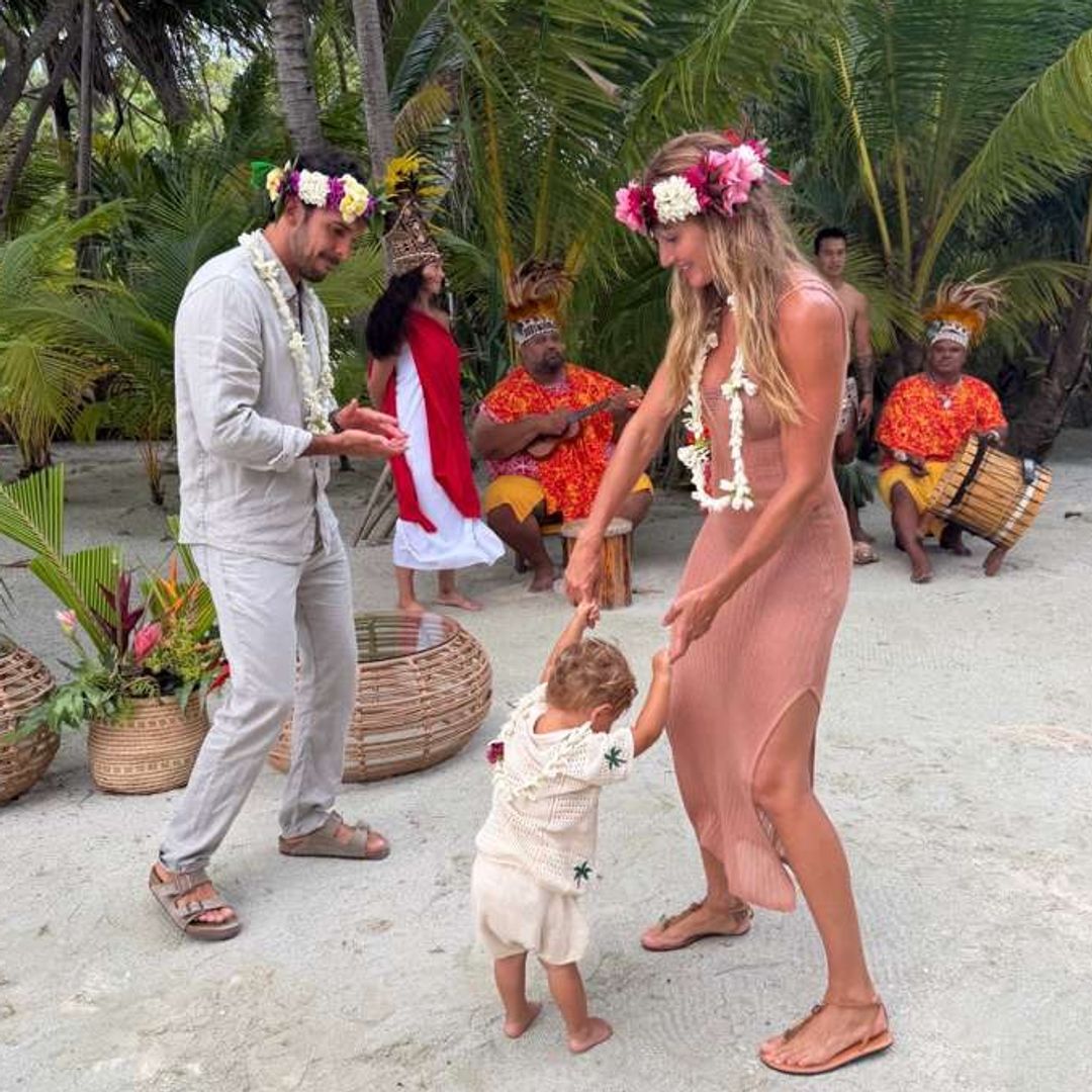 La foto que te va a enamorar: Gisele Bündchen bailando con su hijo de un año y medio durante sus vacaciones en Tahití