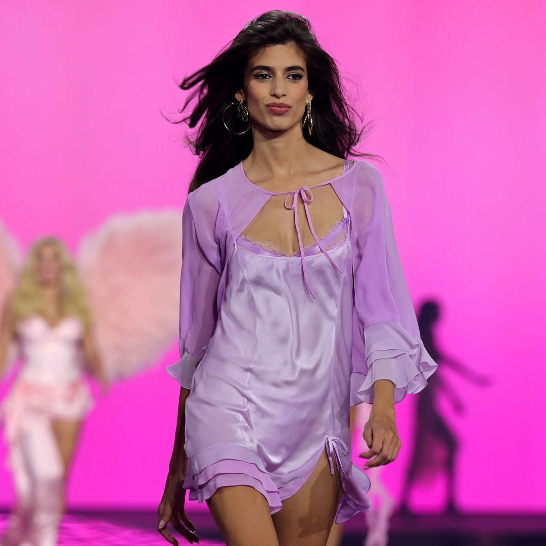 Cala, hija del político Jorge Moragas, hace historia y se une al club exclusivo de las españolas que han desfilado para Victoria's Secret