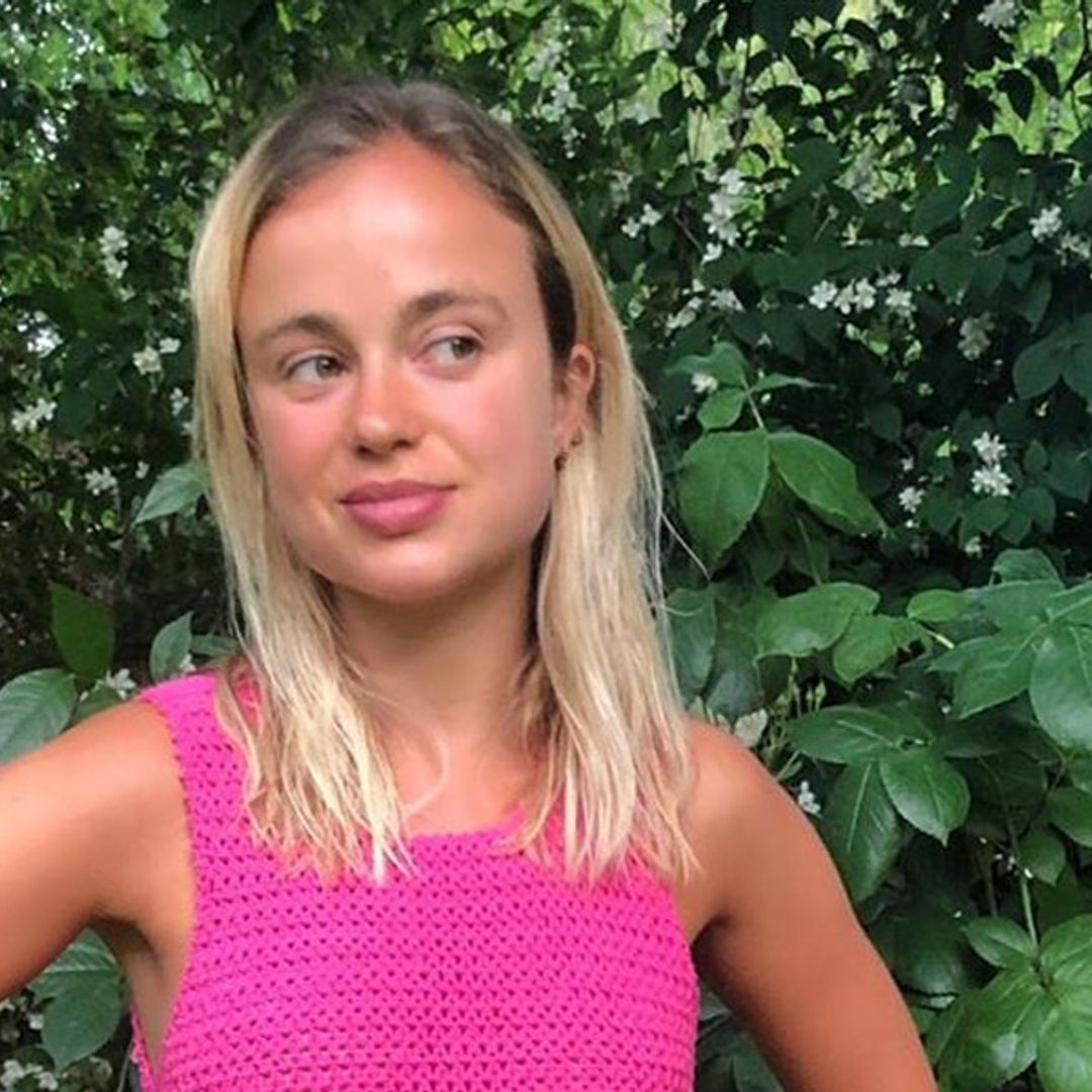 El mensaje solidario que Amelia Windsor lanza con su vestido de crochet