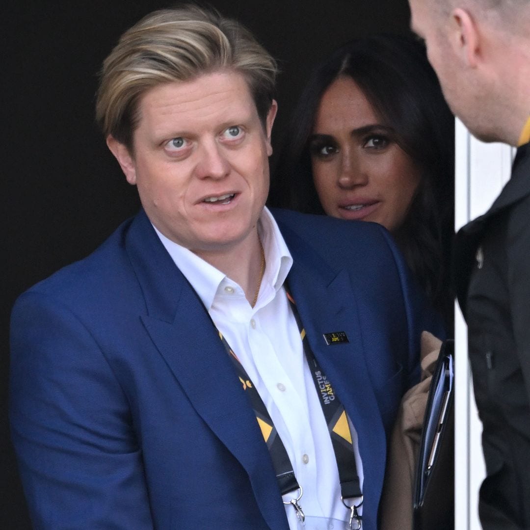 El adiós más complicado para los Sussex: James Holt, su estratega histórico, dimite tras haberlos sostenido en sus peores momentos