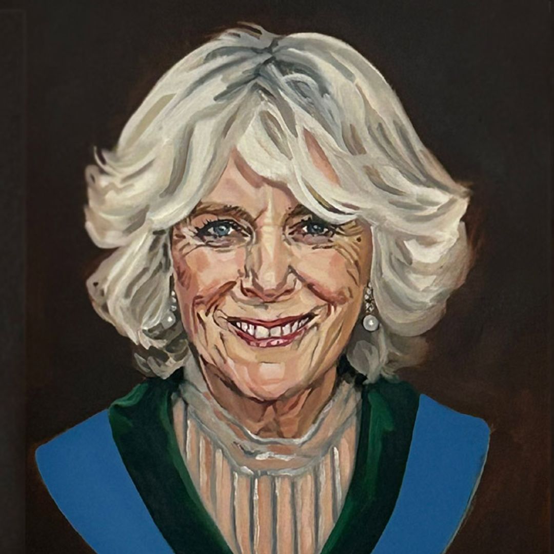El nuevo retrato de la reina Camilla hecho por Mercedes Carbonell, la gaditana que inmortalizó a Charlotte