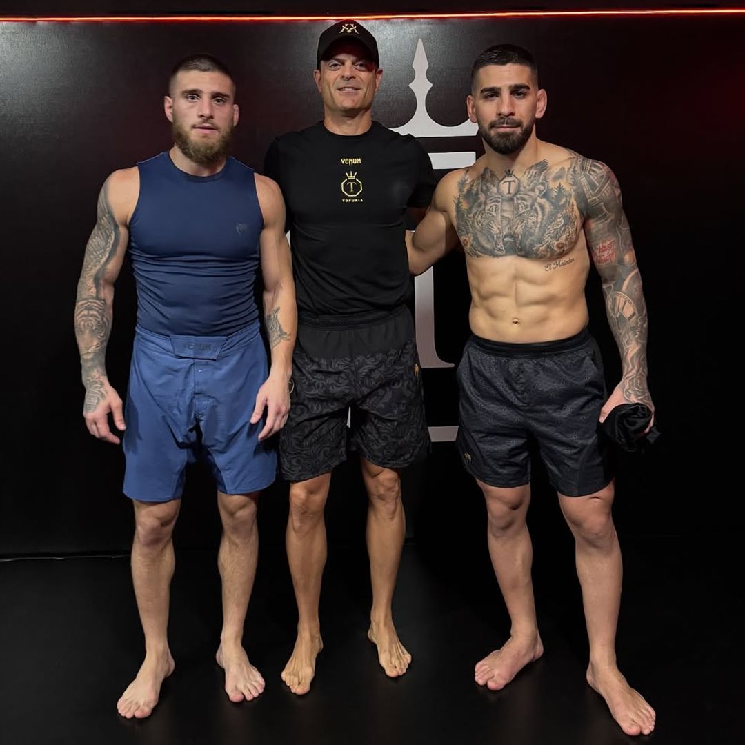 Los hermanos Topuria junto a Aldo
