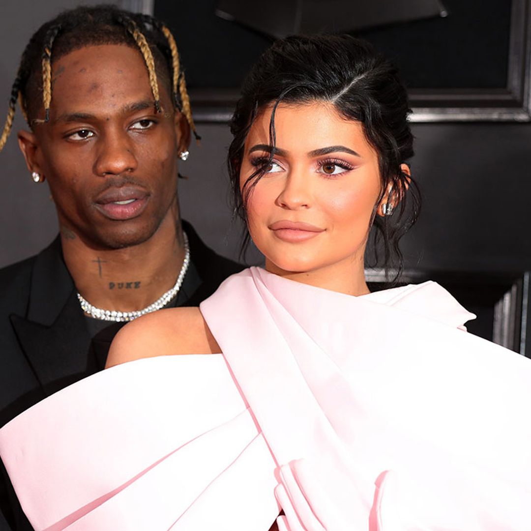 Un 'camino de rosas': Travis Scott transforma la casa de Kylie Jenner con el regalo más romántico