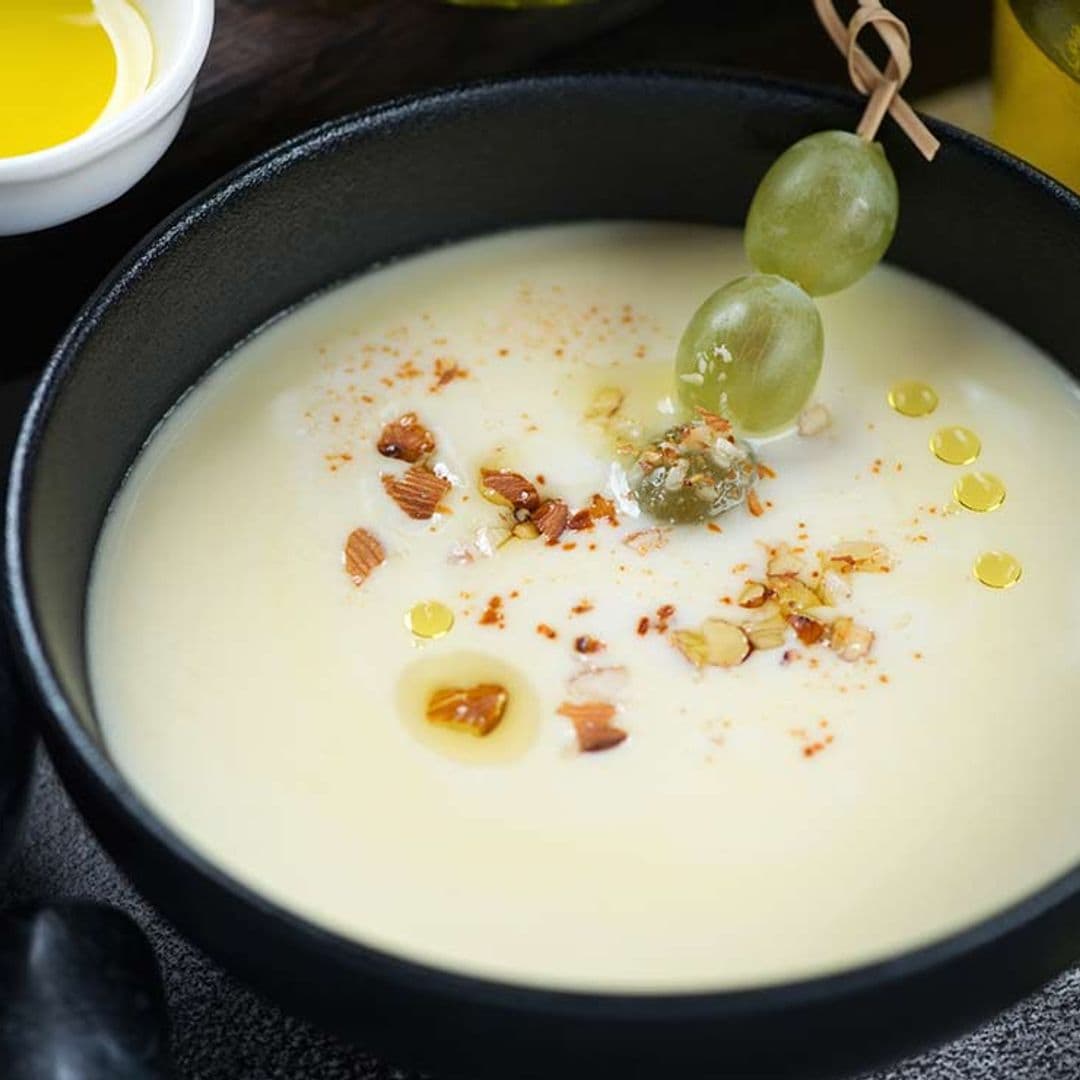 Prepara el mejor ajoblanco de tu vida