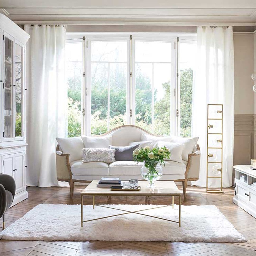 10 razones que te harán desear tener un sofá blanco en tu salón