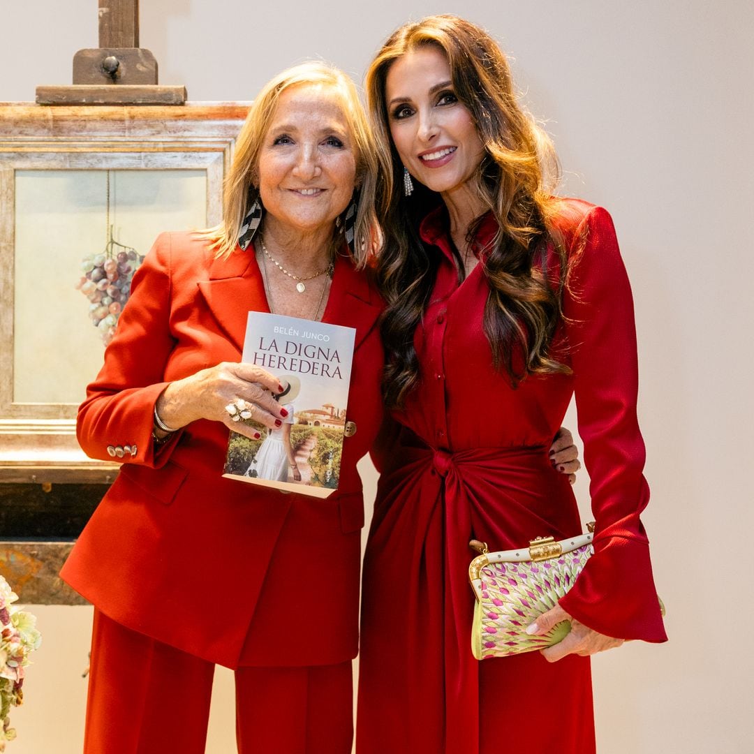 Paloma Cuevas y Ana Botella, en la presentación de 'La digna heredera', de Belén Junco