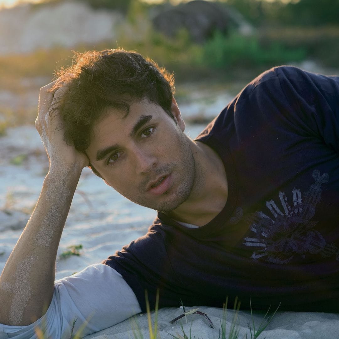 Enrique Iglesias reacciona a las memorias de su madre, Isabel Preysler: "Qué vida tan increíble"