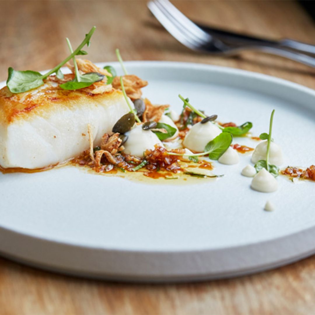 Bacalao Skrei con crema de coliflor y mantequilla dorada