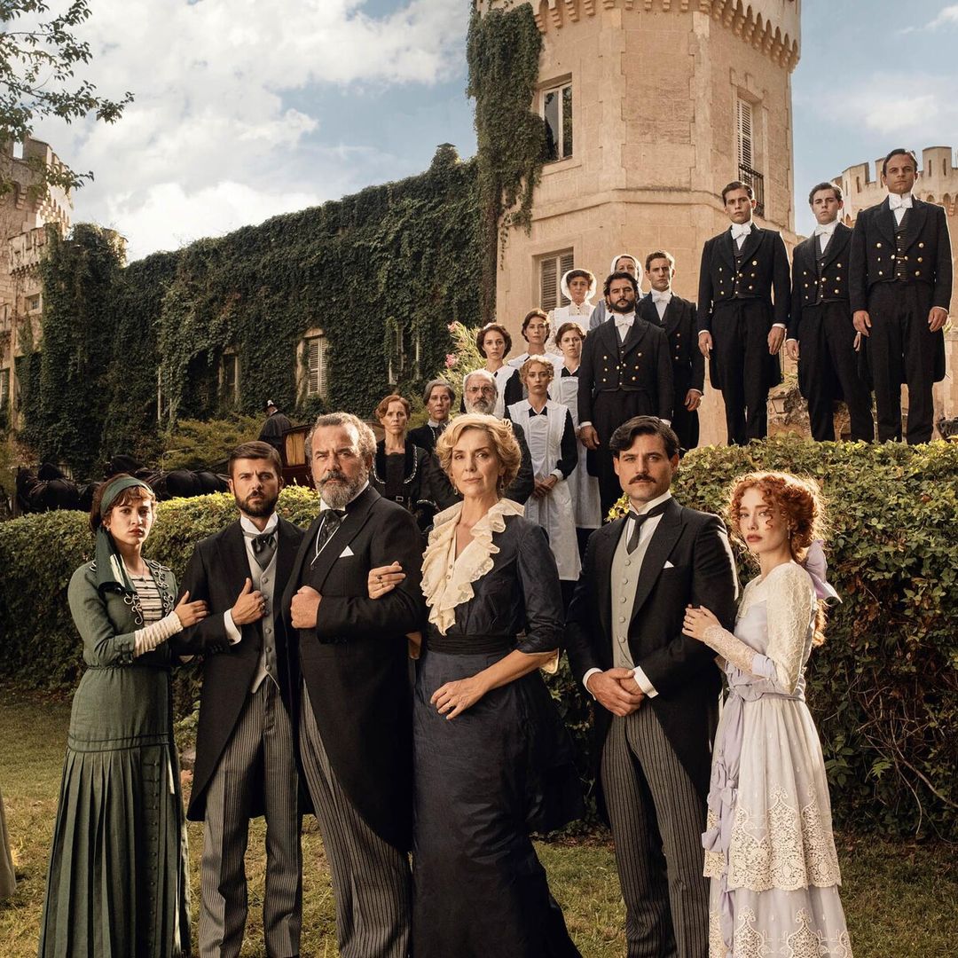 El Rincón abre sus puertas tras la boda de Tamara e Íñigo con una nueva serie de éxito, ‘La Promesa’