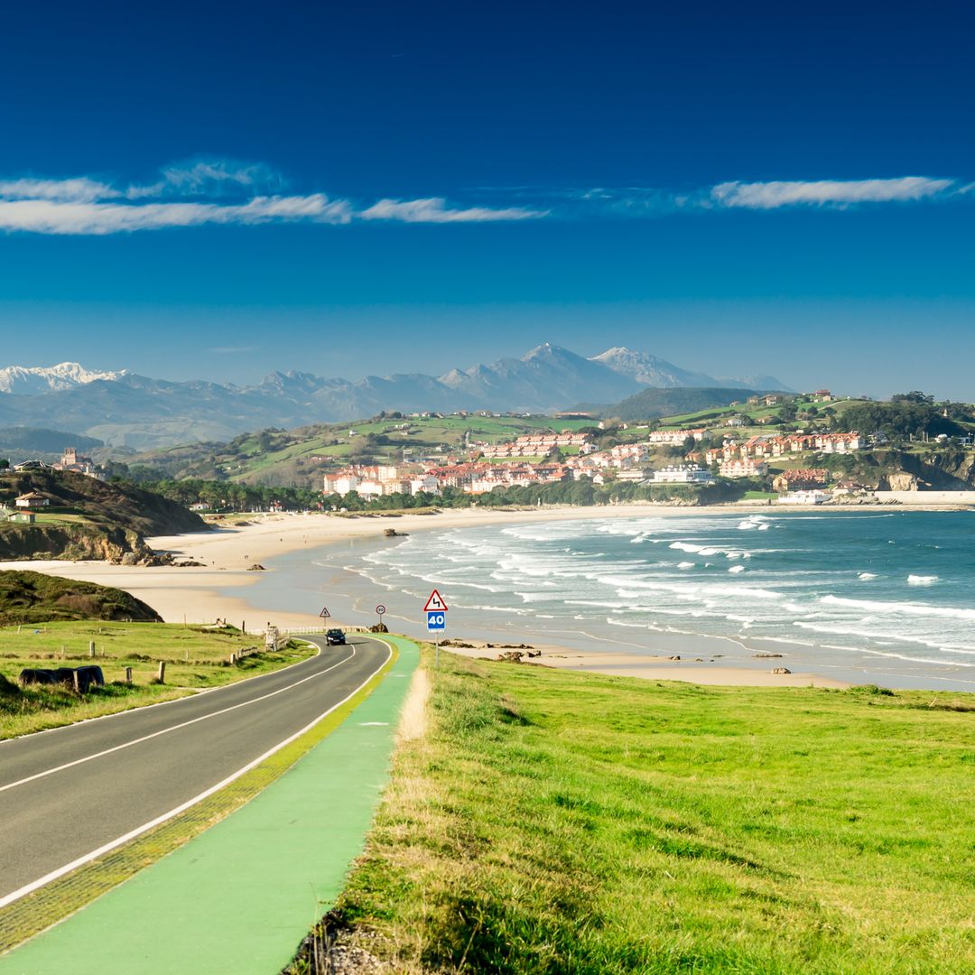 Playa de Merón en San Vicente de la Barquera, Cantabria