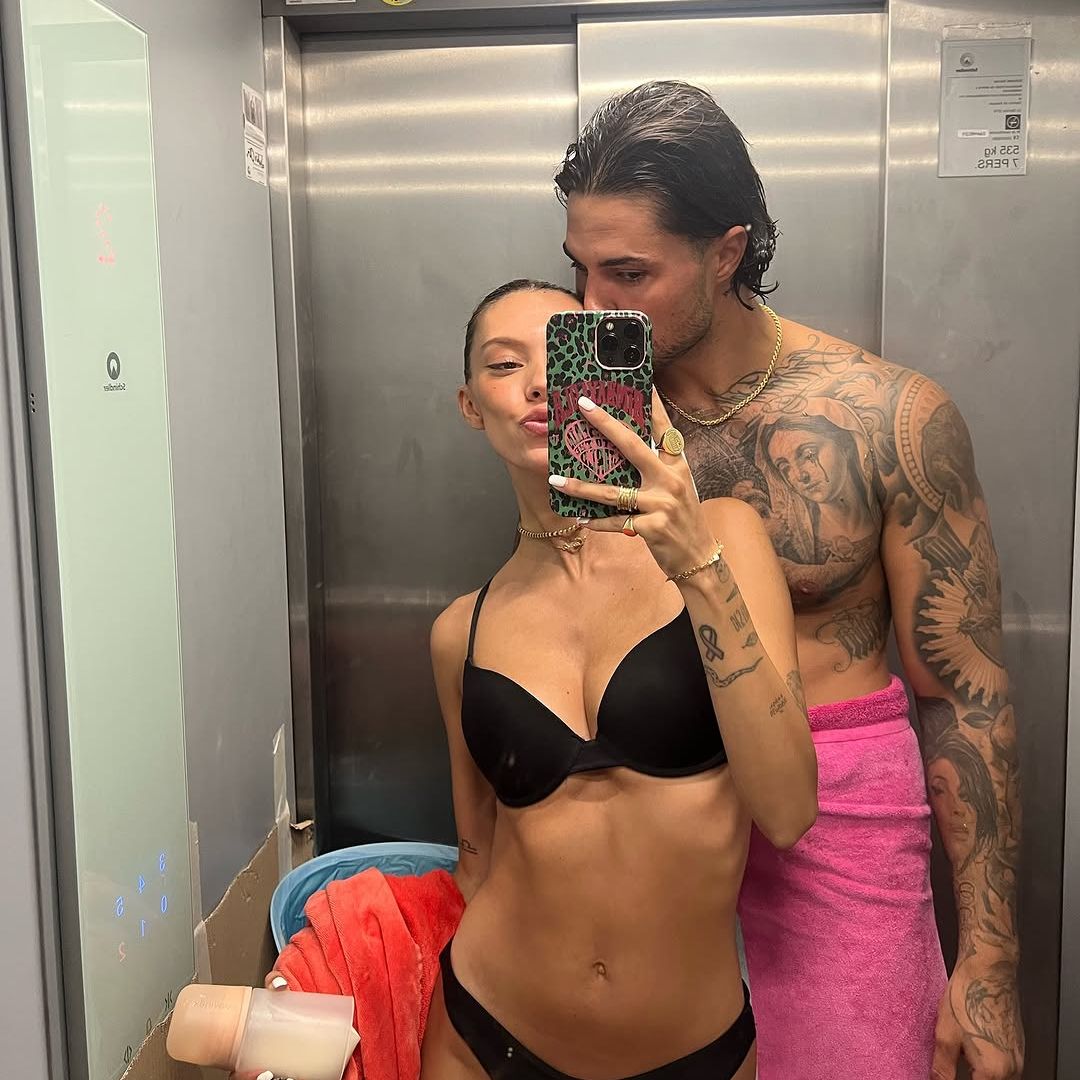 El impactante cambio de look de Carlo Costanzia en su escapada a Málaga con Alejandra Rubio: "Ni mi hijo me reconoce"
