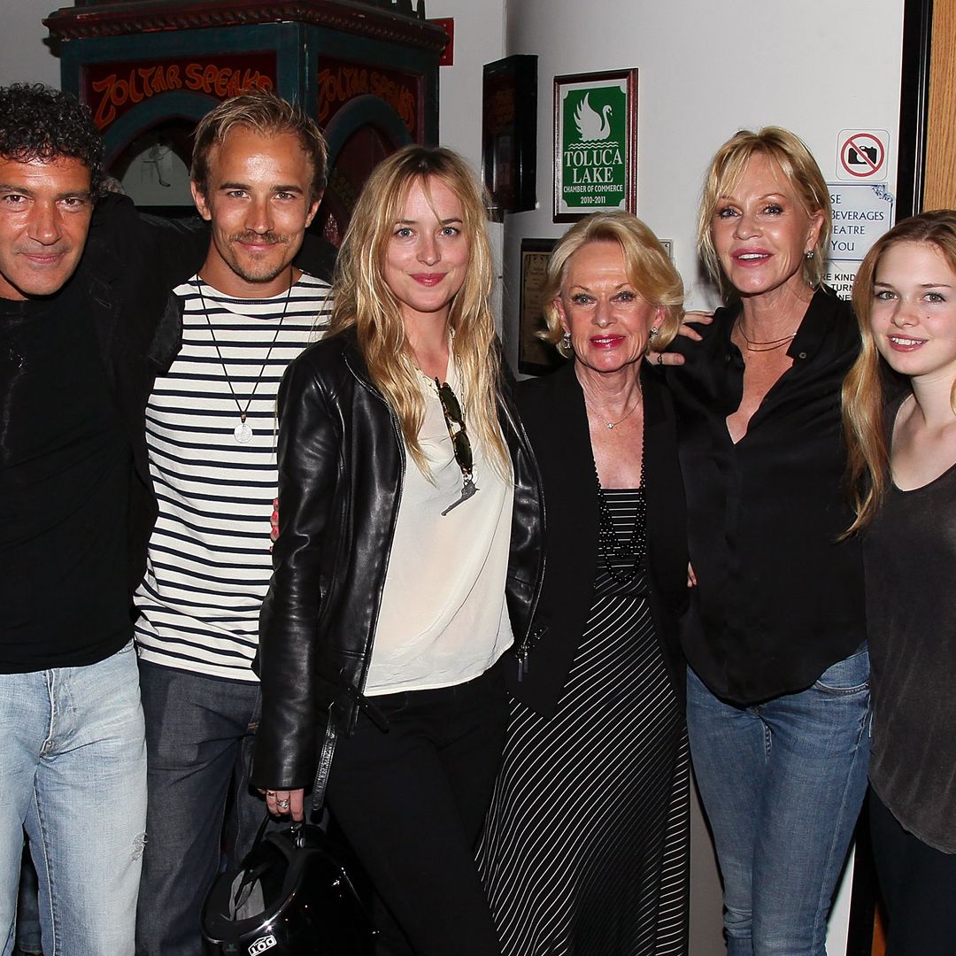 Quién es quién en la familia supernumerosa que comparten Antonio Banderas, Melanie Griffith y Don Johnson: 7 hermanos y 3 historias de amor