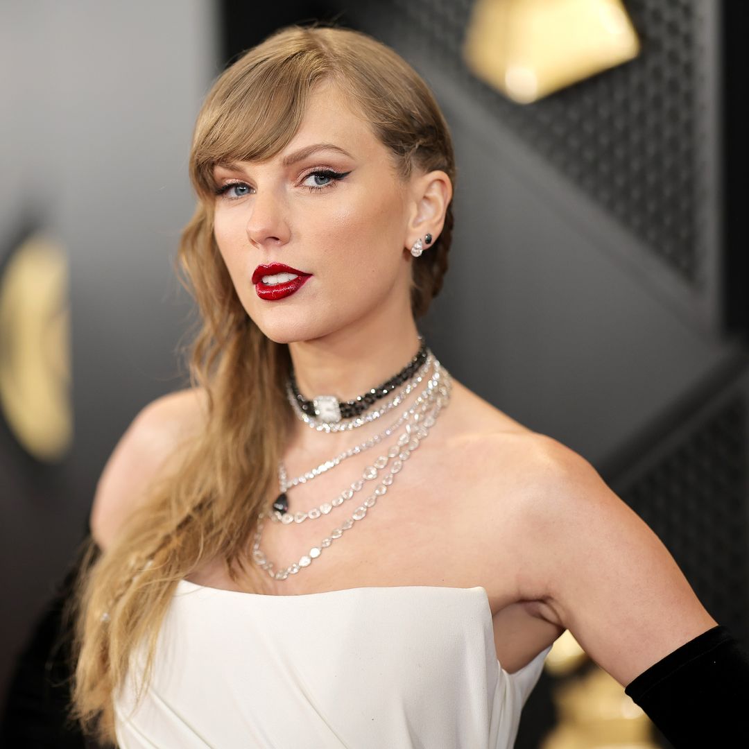 Taylor Swift enloquece a sus fans con este collar 
