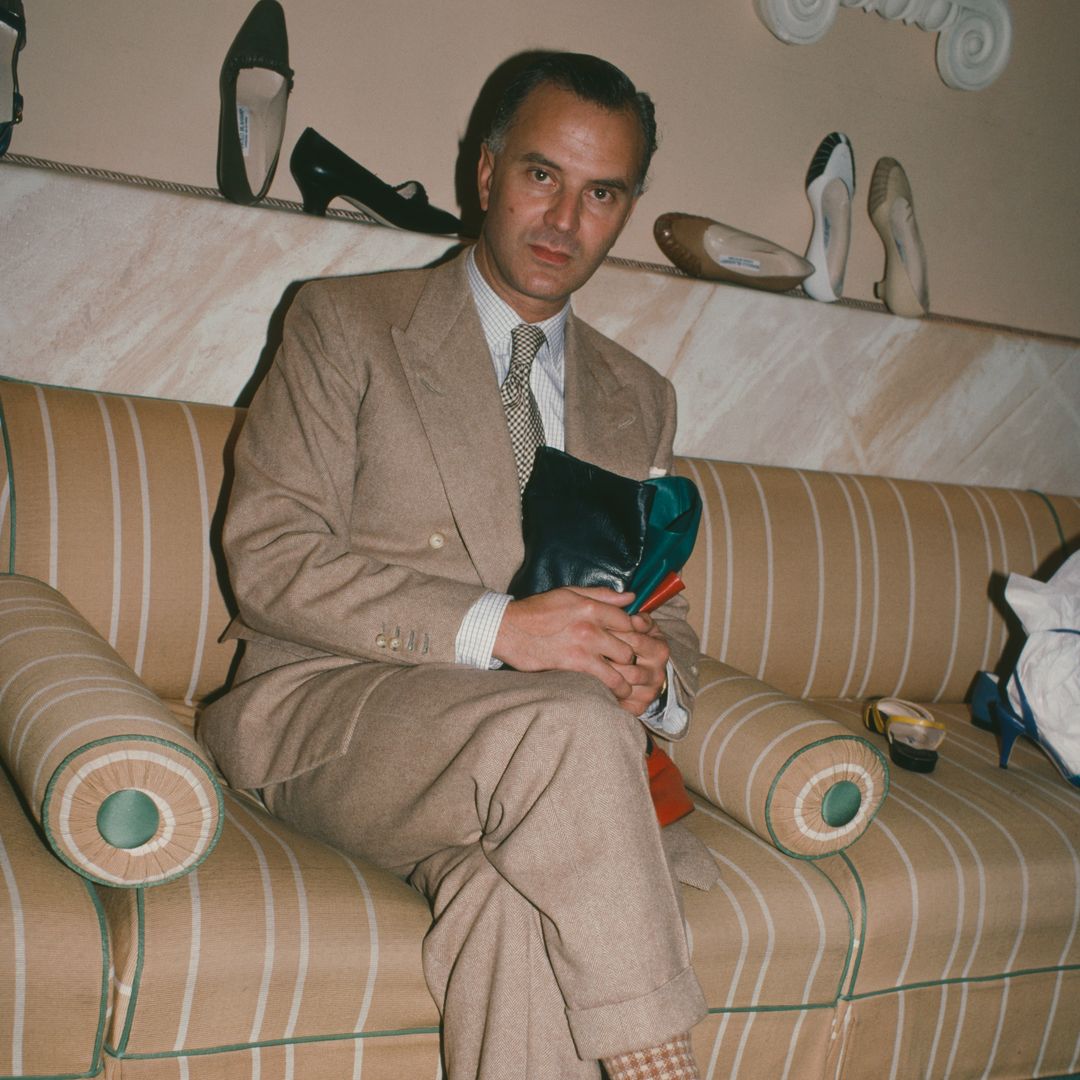 Manolo Blahnik en su boutique de New York City (1982)