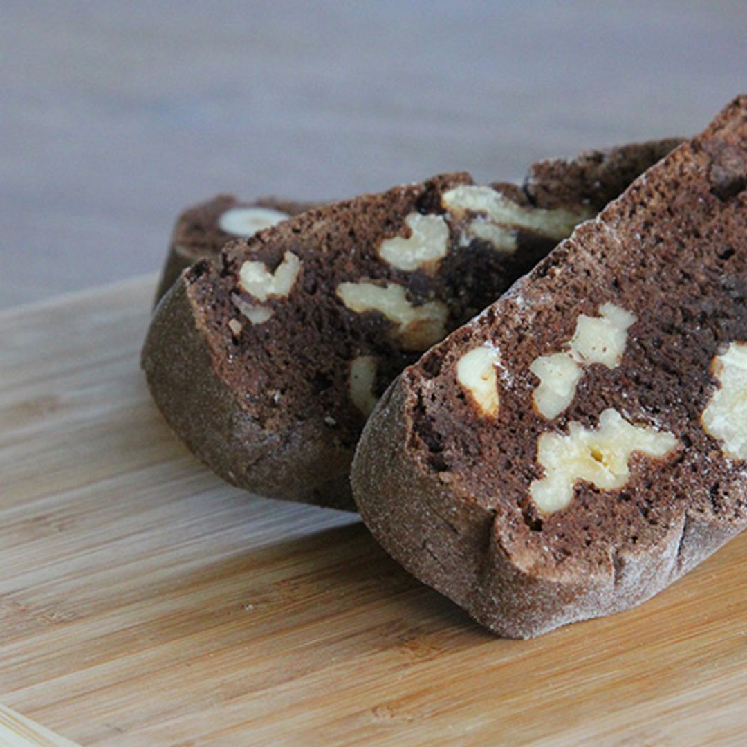 Déjales boquiabiertos con esta receta: bizcocho de chocolate con nueces
