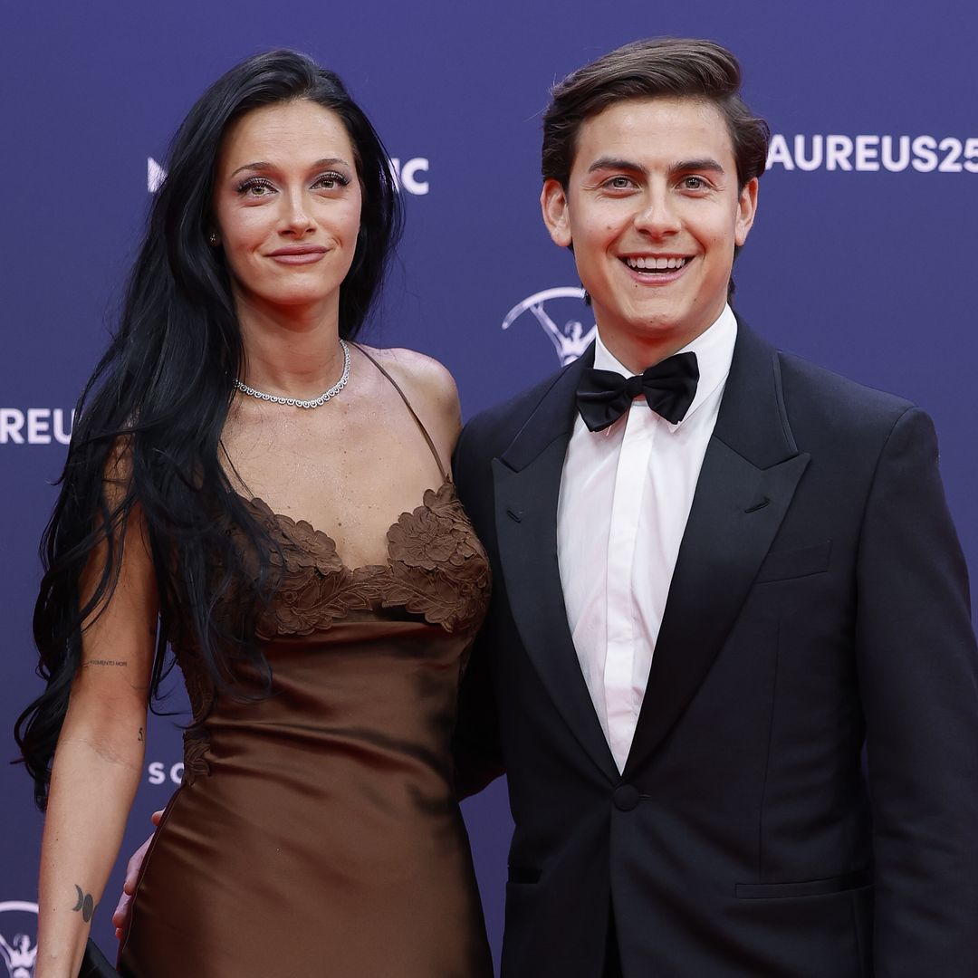 Paulo Dybala y Oriana Sabatini deslumbran en la alfombra roja desde Madrid