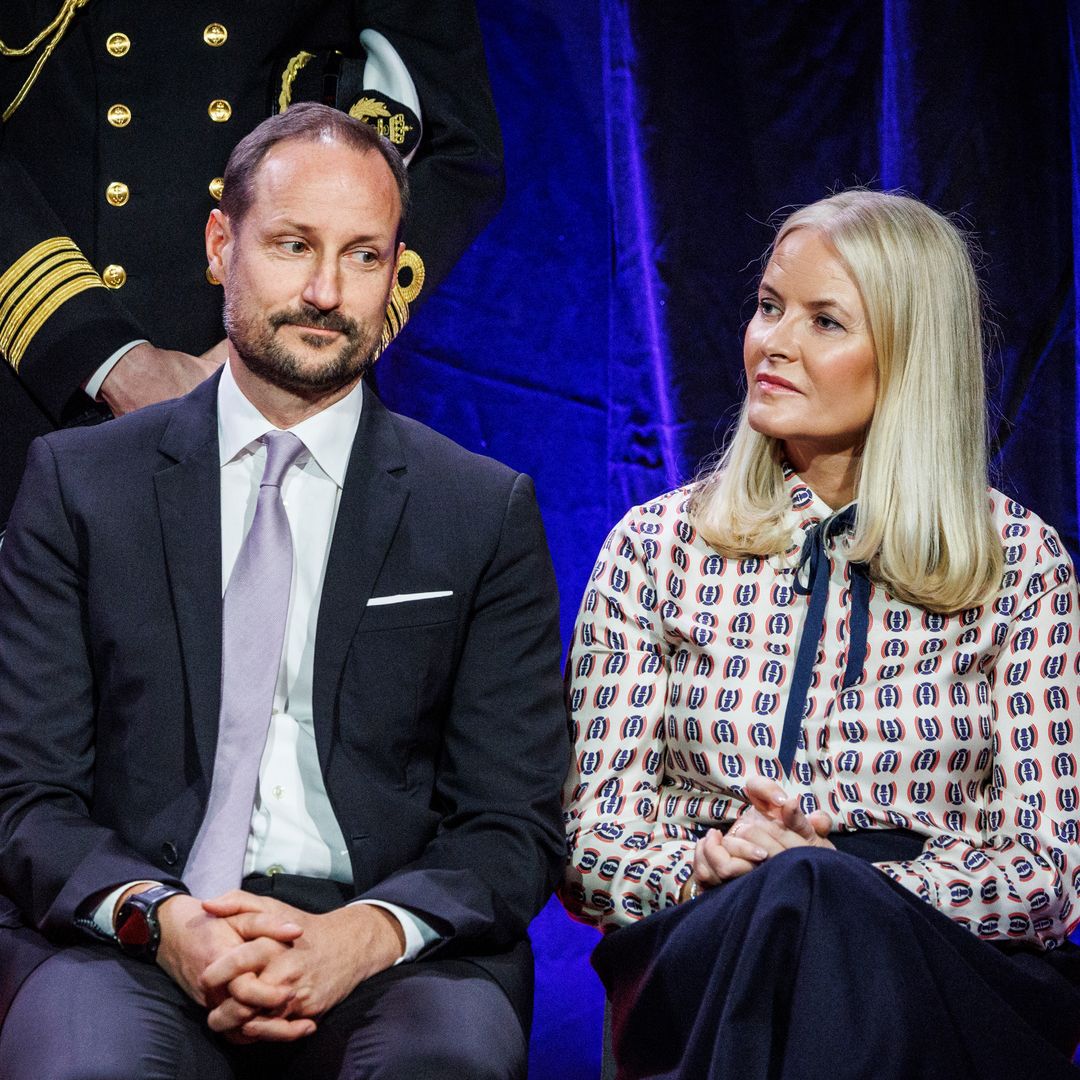 ¿Vivir junto a Haakon y Mette-Marit? El príncipe pone en alquiler dos viviendas de la finca real y este es el precio que pide al mes