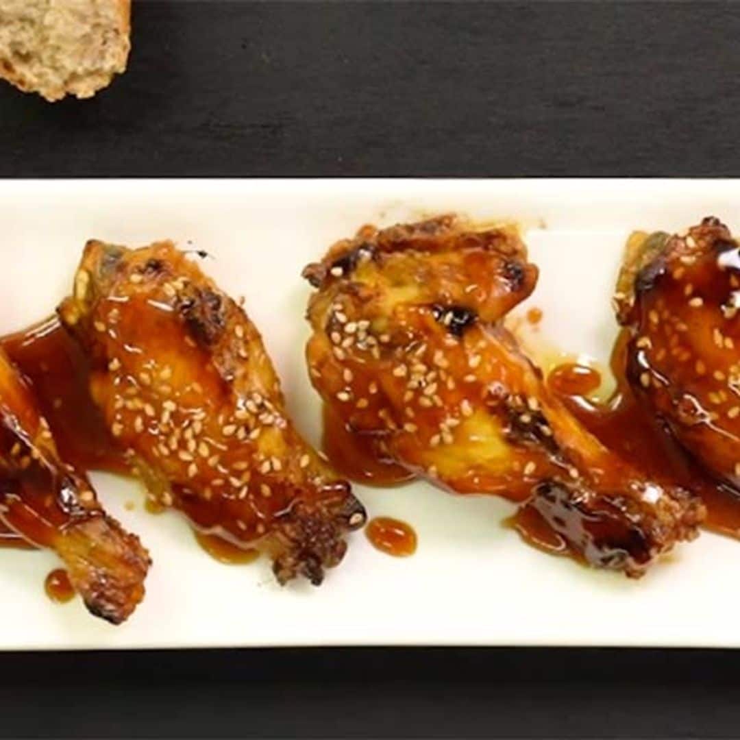 Alitas de pollo al horno con miel y soja