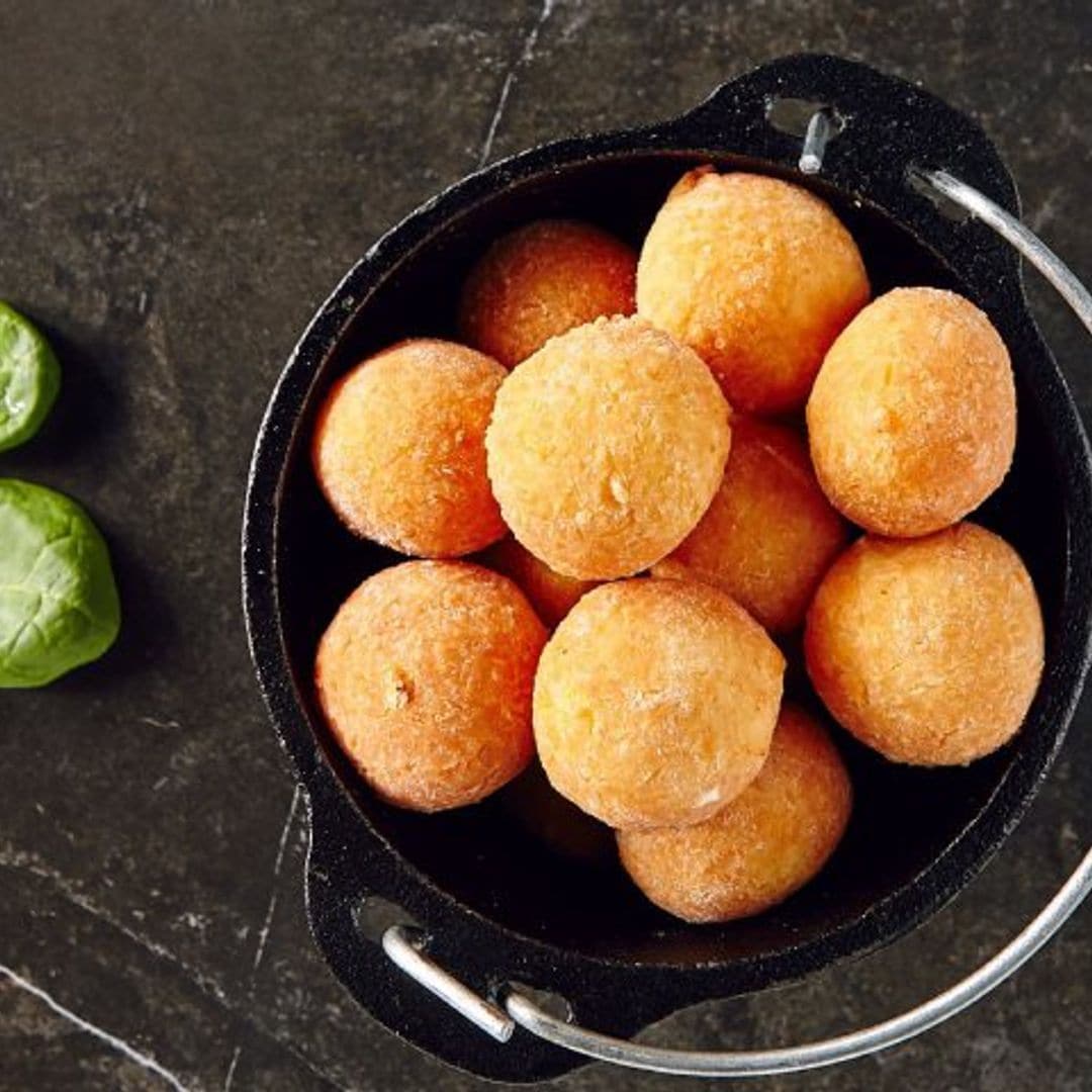 Bolitas de maíz y queso