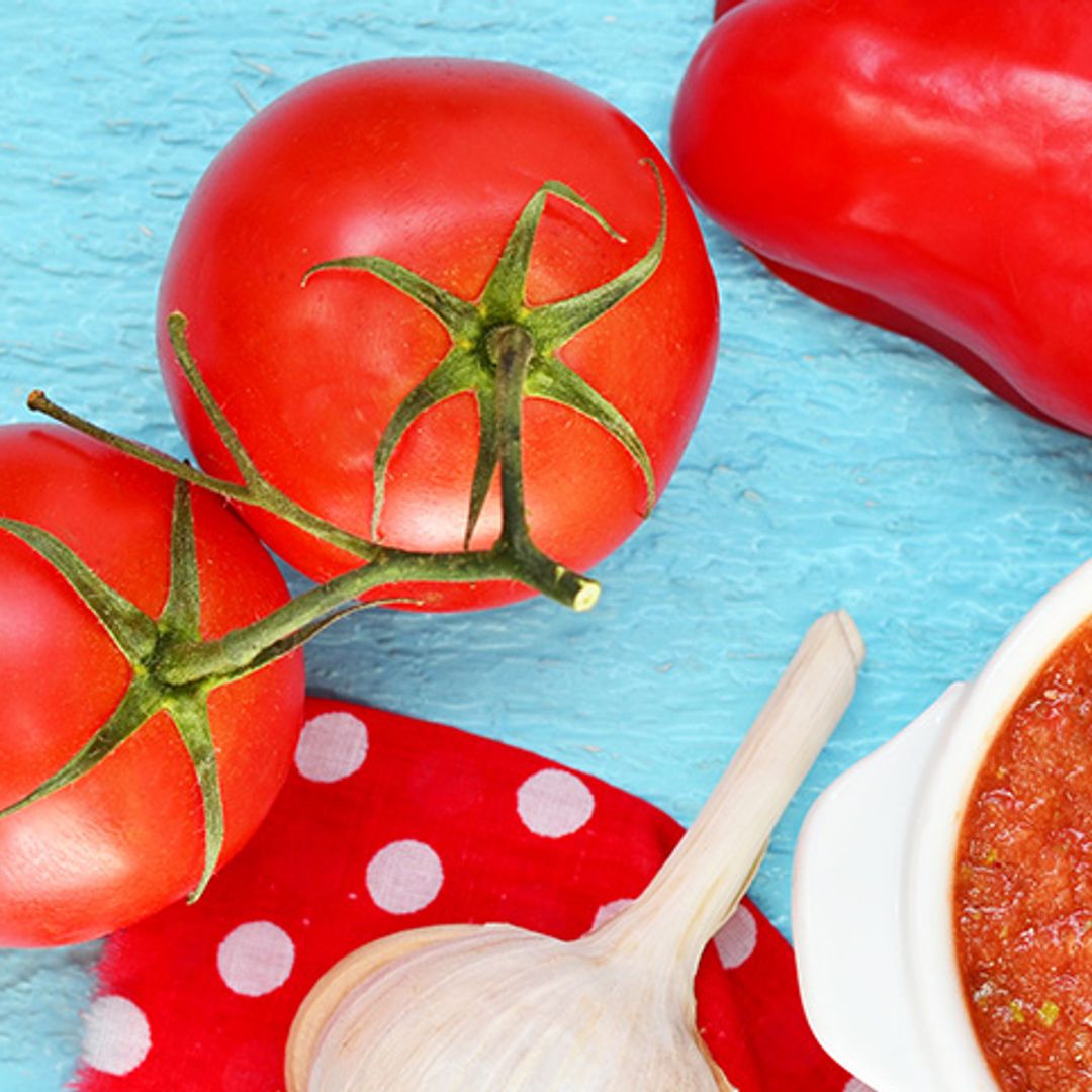 Salmorejo cordobés con pimiento rojo: sabor y color unidos de la mano
