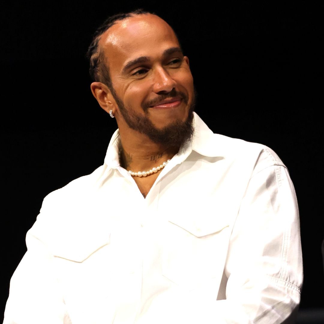 Tras su dura pérdida, Lewis Hamilton recupera la sonrisa junto al amor de su vida
