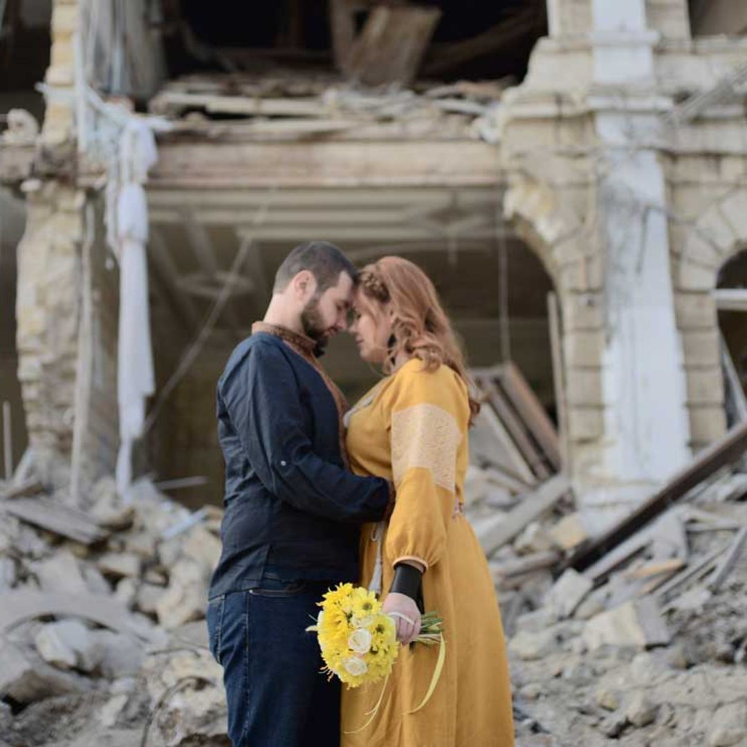 Alexander y Valentina, la pareja que se ha casado en una de las ciudades más peligrosas de la guerra en Ucrania