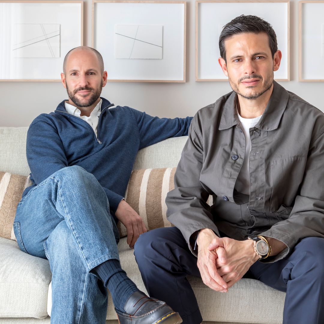 José Manuel Fernández y Gerardo Malo, interioristas: “En el dormitorio, los tonos muy saturados, los neones o los negros más densos interrumpen la armonía visual, cansan la vista y generan inquietud”