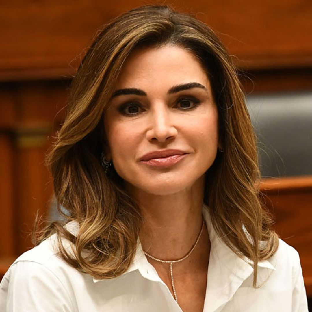 Rania de Jordania, una Reina motera con las botas de la temporada