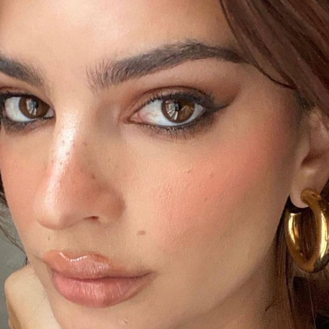 Emily Ratajkowski, espectacular figura, tres semanas después de dar a luz