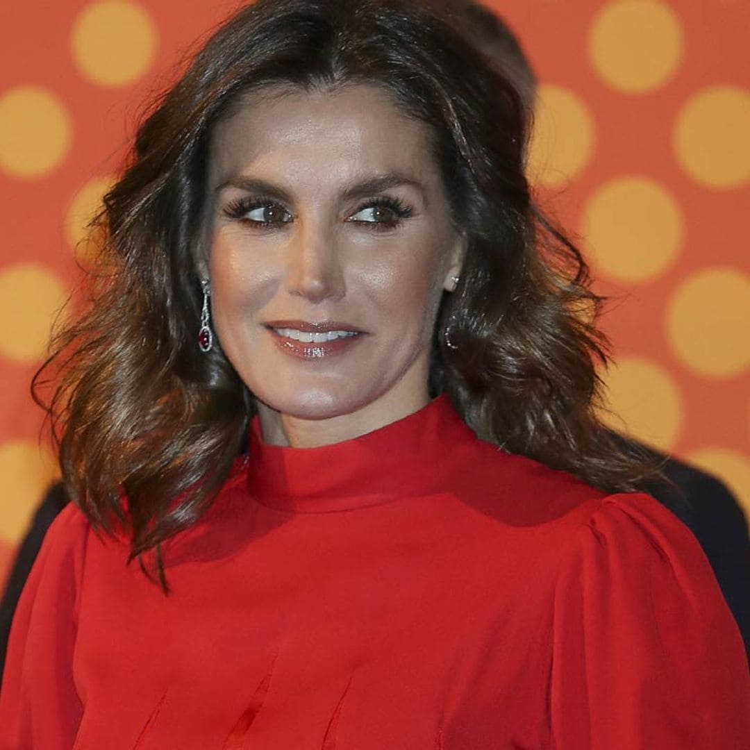 Doña Letizia llevó primero la tendencia 'nido de abeja' que triunfa esta temporada