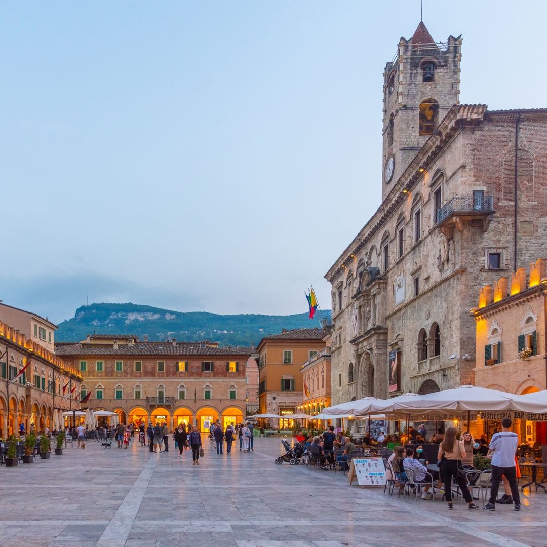 Palazzo dei Capitani del Popolo en la ciudad italiana de Ascoli Piceno.