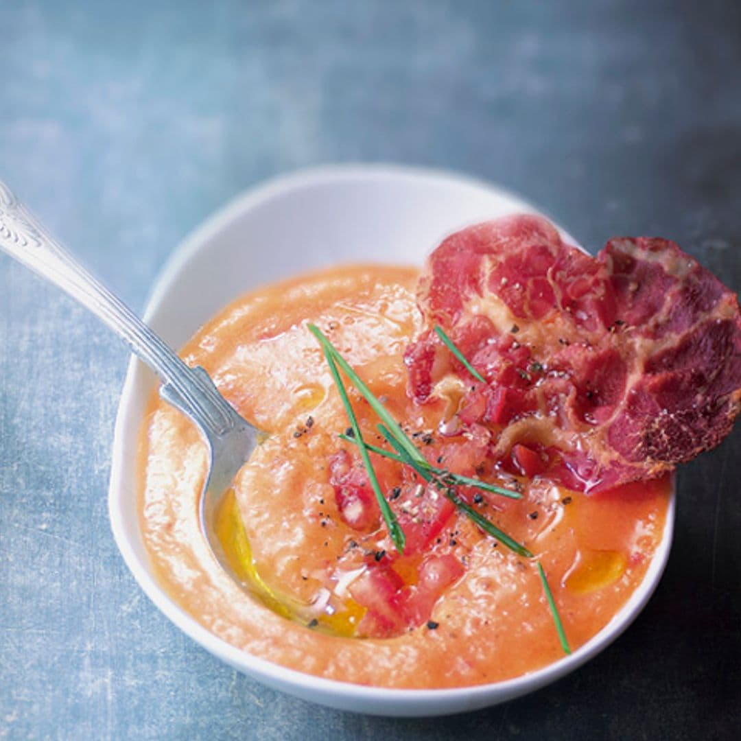 Gazpacho de melón con crujiente de jamón