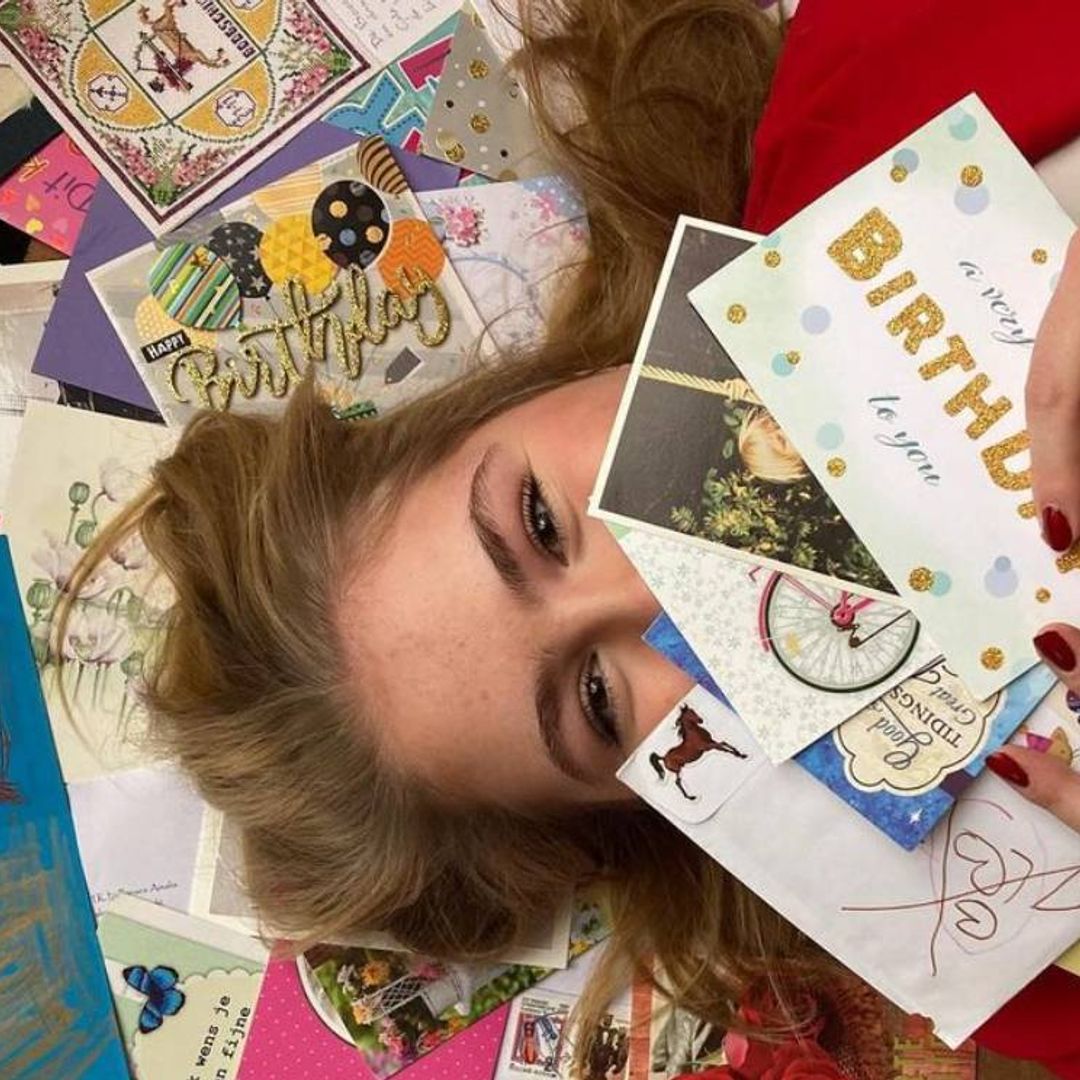 ¿Reconoces a esta 'royal' inundada de felicitaciones de cumpleaños?