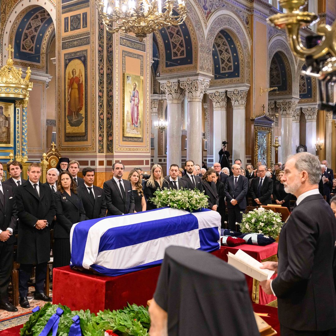 La Familia Real griega, arropada por los Reyes y sus hijas en el funeral de Irene de Grecia en Atenas