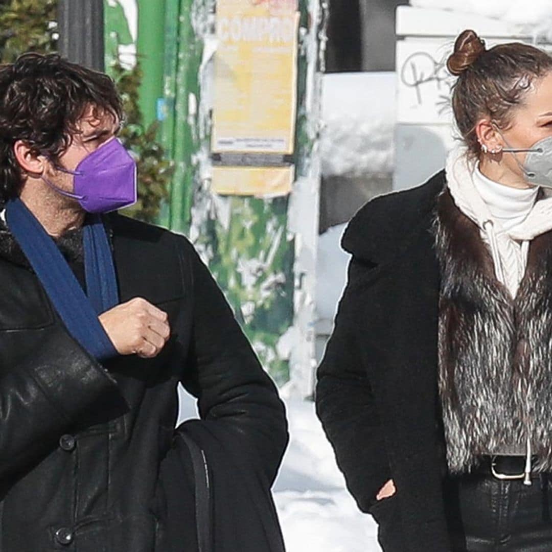 Cayetano Rivera se somete a una operación que le obliga a llevar el brazo en cabestrillo