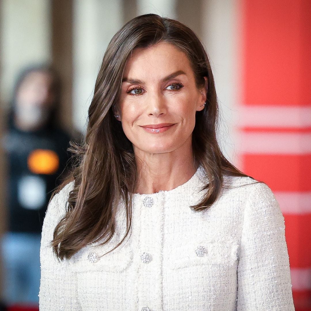 Los 7 básicos que la reina Letizia compraría para vestir bien todo el otoño