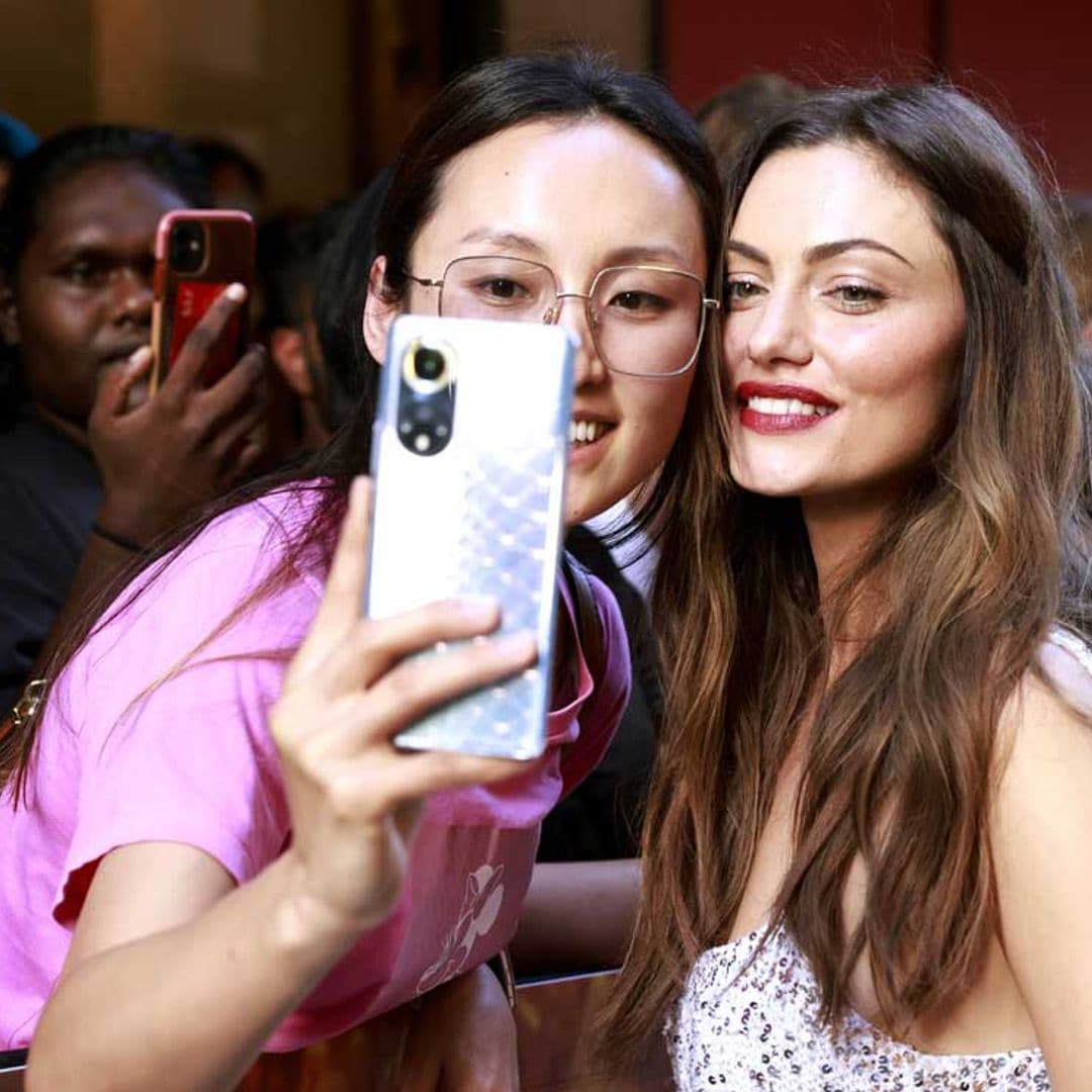 Diez trucos de belleza inspirados en Phoebe Tonkin, la sirena australiana que arrasa en 'Babylon'