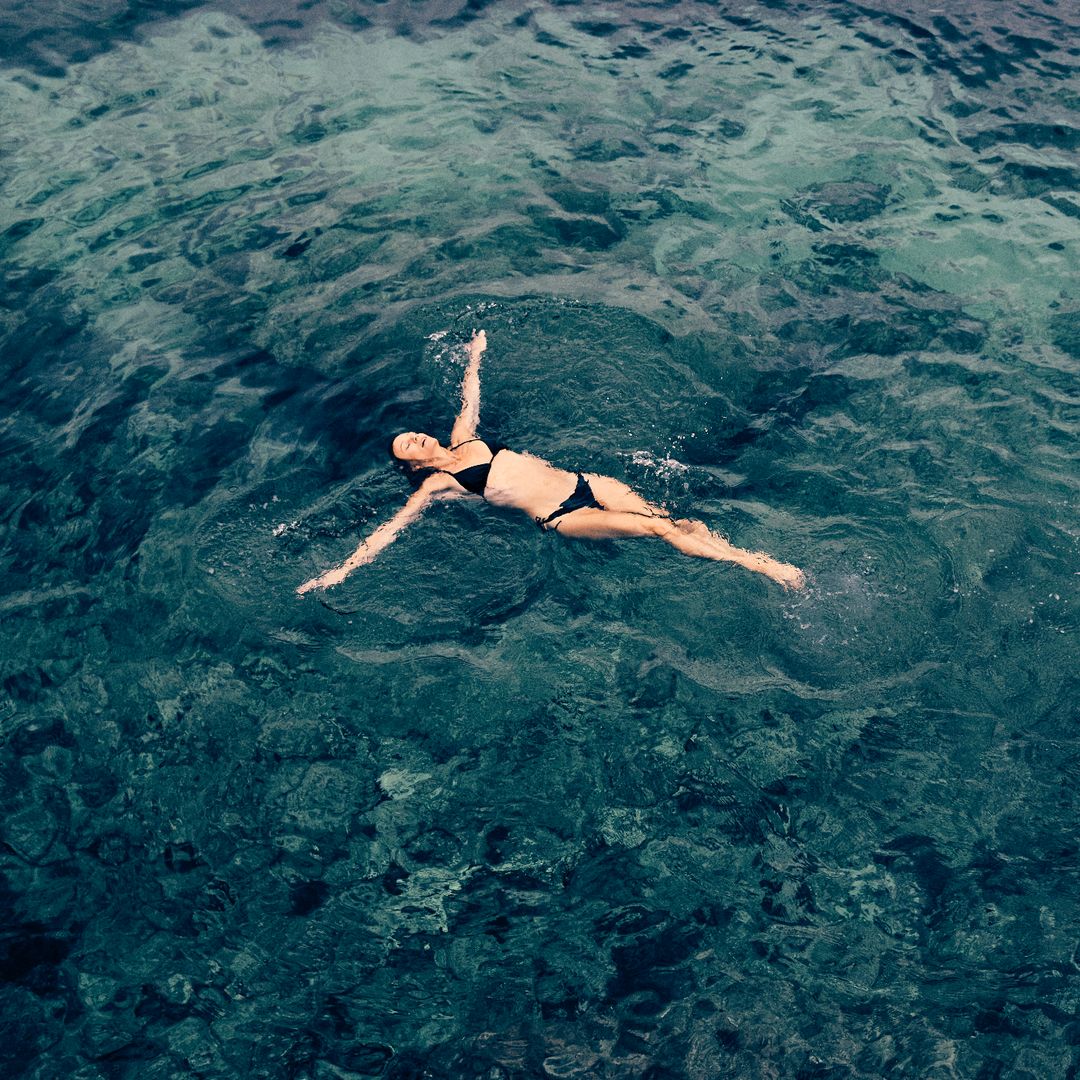 Bañarse al menos 12 minutos en el mar puede ser más beneficiosos para el cuerpo de lo que pensamos.