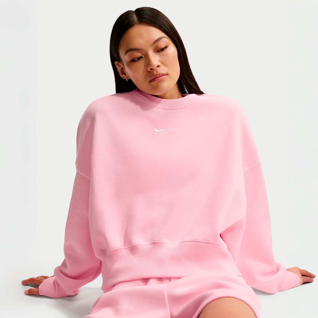Aterriza en Nike la sudadera en el color más tendencia de esta primavera 2026: rosa empolvado