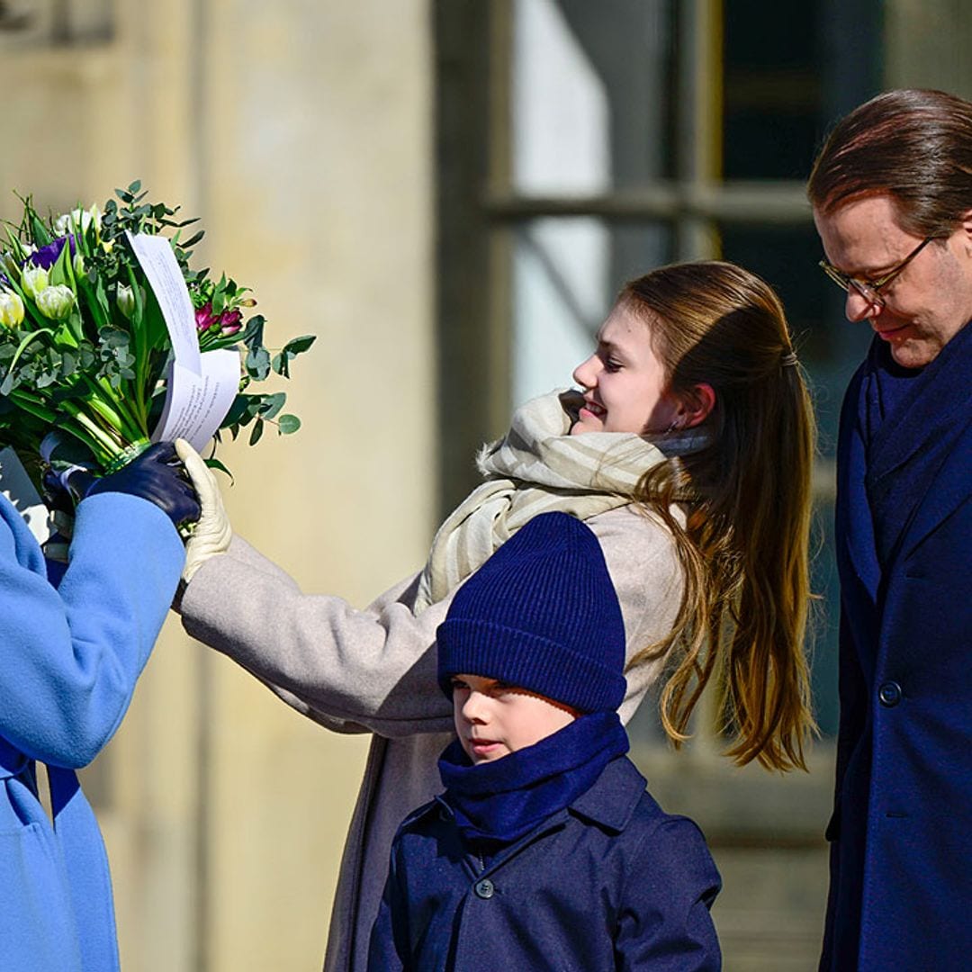 El gran dominio de la escena de Estelle de Suecia a sus 12 años en el ‘Día del Nombre de la Princesa’